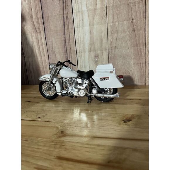 COLLECTABLE US POLICE MOTORCYCLE MODEL - Picture 1 of 7